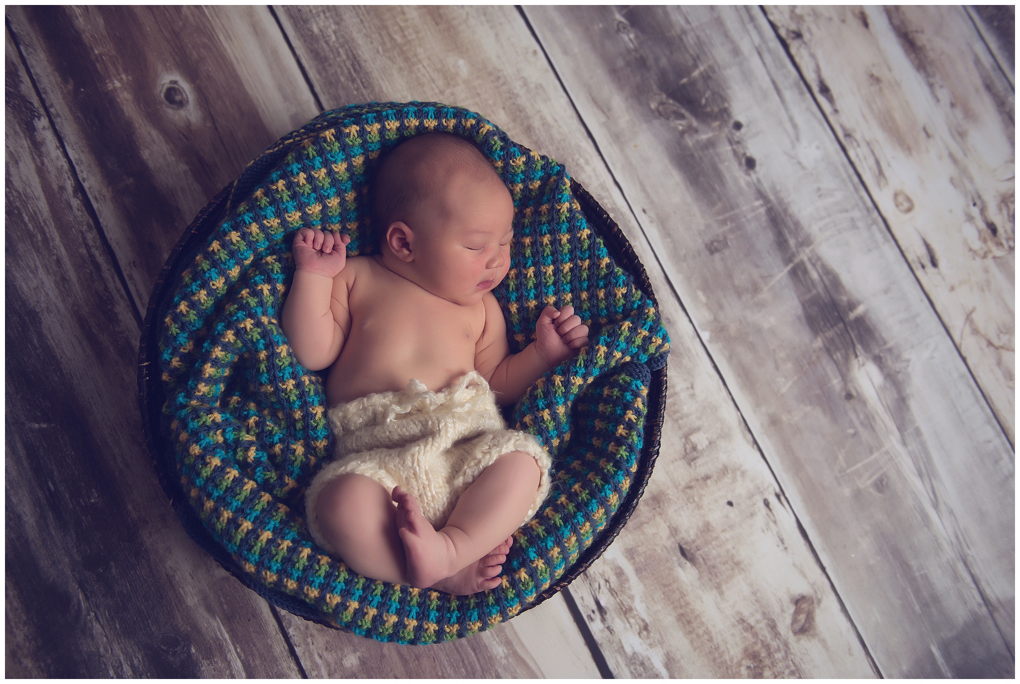 Ottawa Newborn Photographer | Baby Henrik