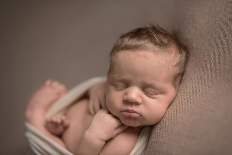 Ottawa Newborn Photographer | Baby Eleanor