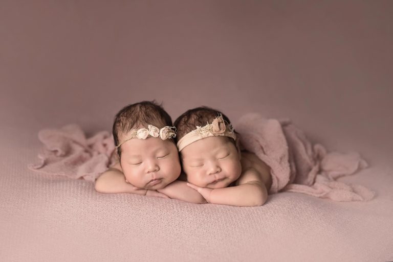 Ottawa Newborn Twins Photographer | Babies Claire and Chloe