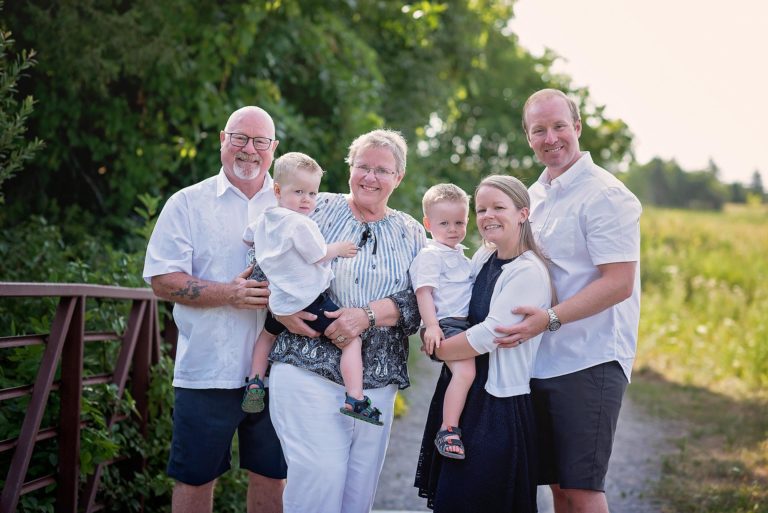 Ottawa Extended Family Photographer | Summer Family