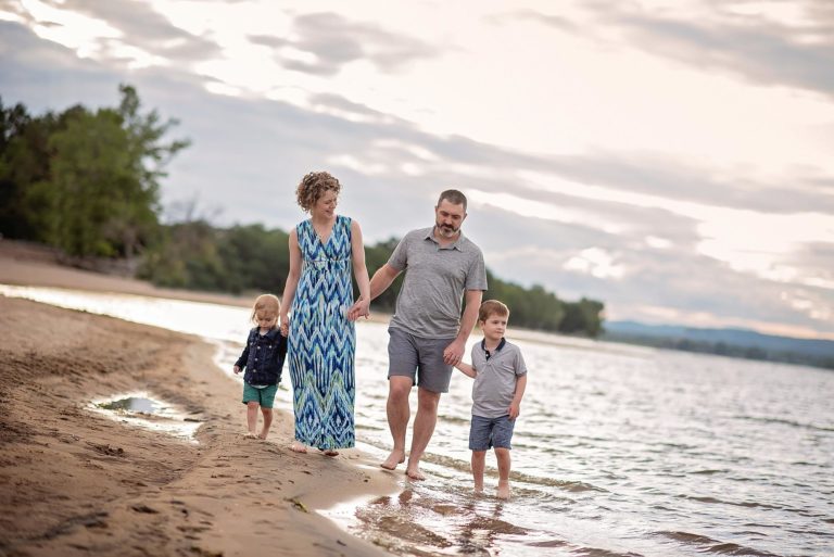 Ottawa Family Photographer | Beach Session with E & J
