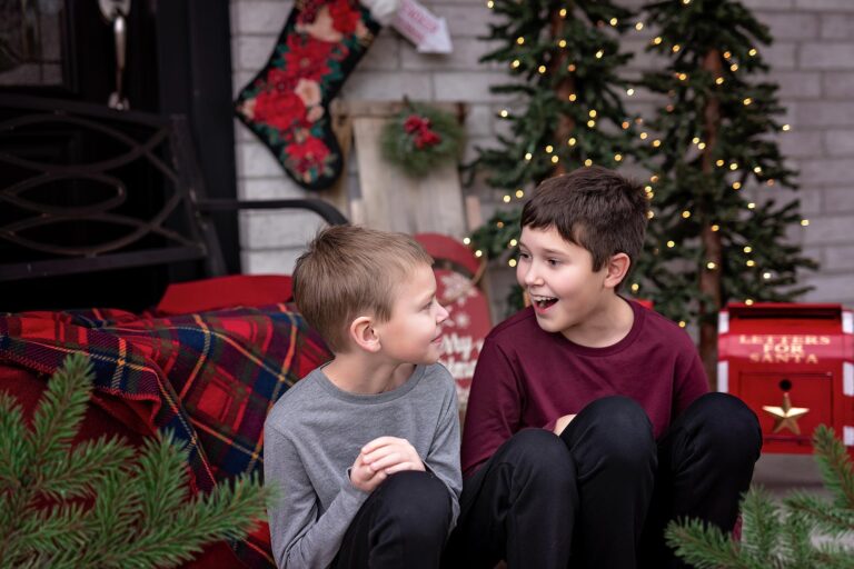 Ottawa Children’s Photographer | Stittsville Christmas Porch Session