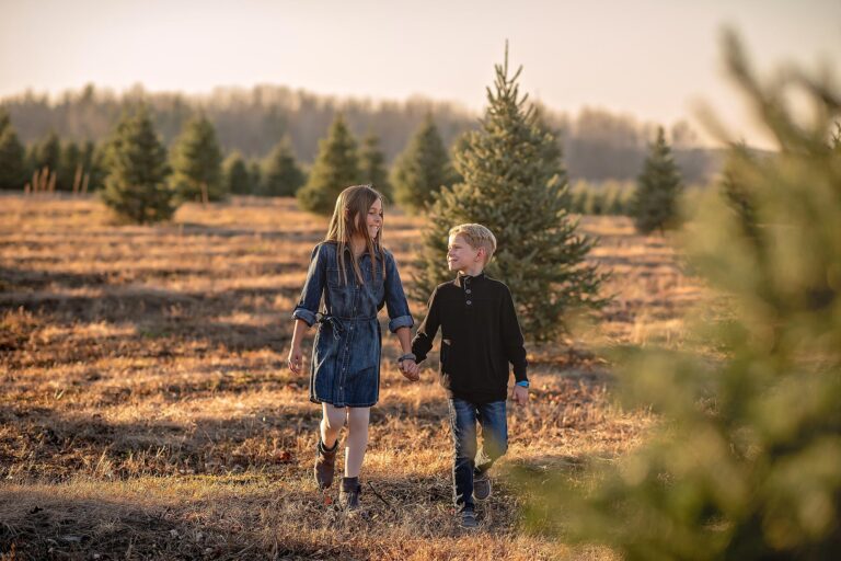 Ottawa Children’s Photographer | At the Tree Farm with A & J