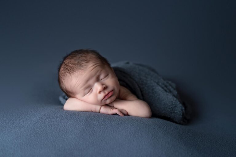 Ottawa Newborn Photographer | Baby Connor